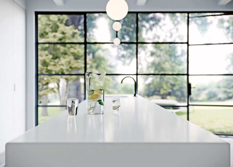 1111 VIVID WHITE