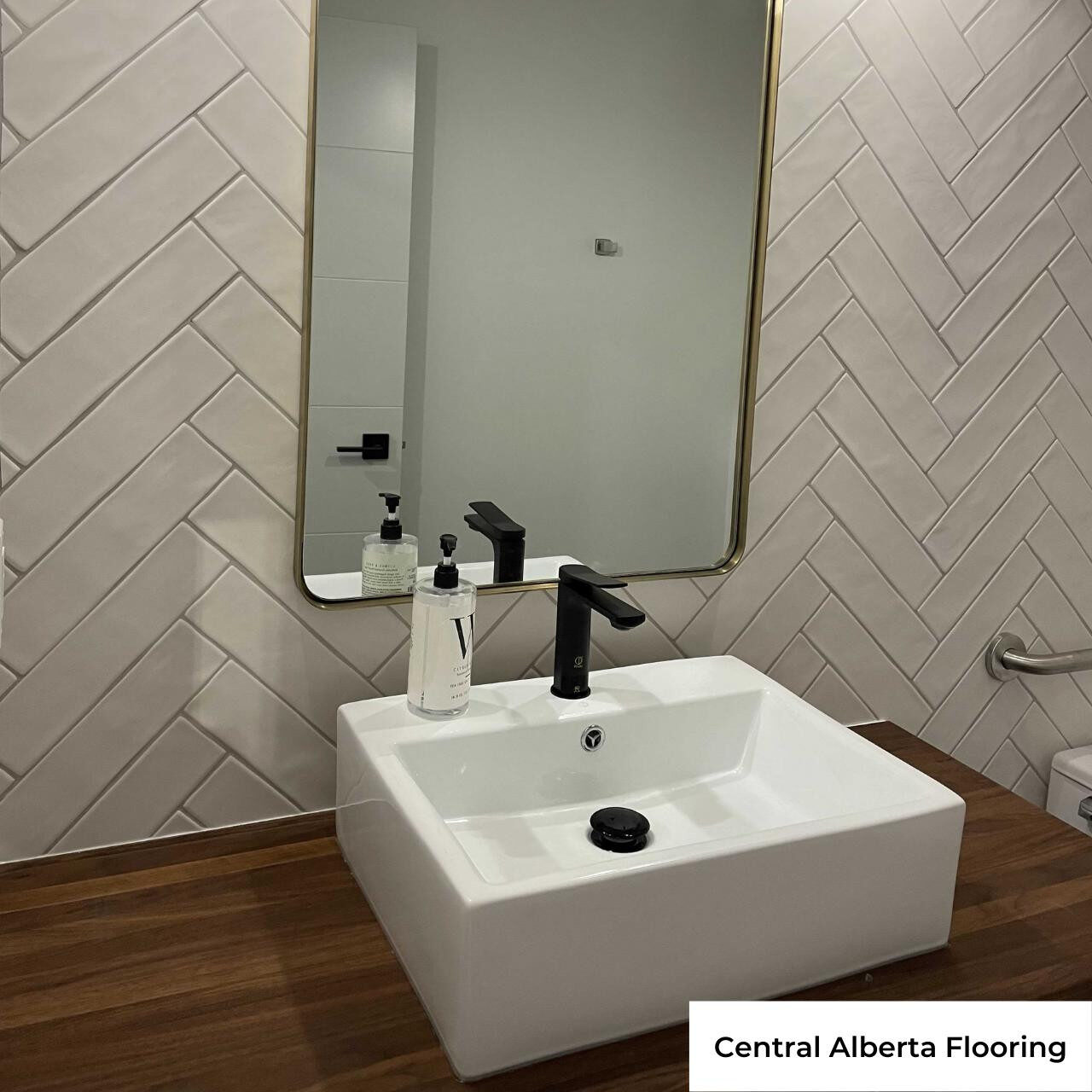 KASU DG Ceramic Bathroom Sink — Pearl