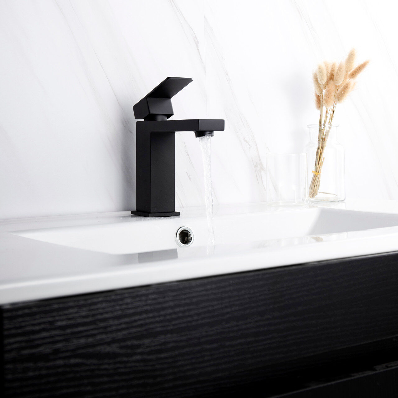 BELLO II Matte Black Bathroom Faucet — Pearl