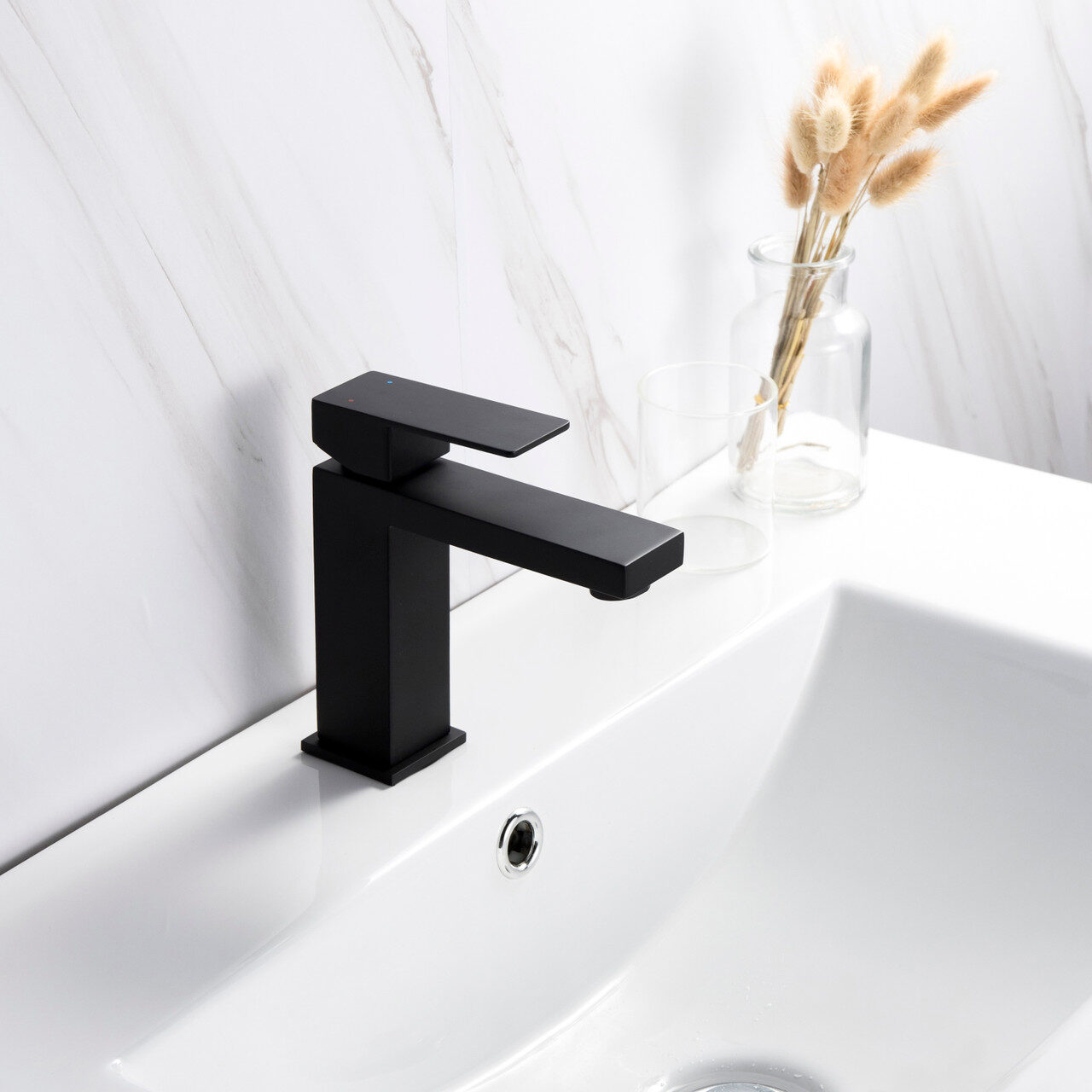 BELLO II Matte Black Bathroom Faucet — Pearl
