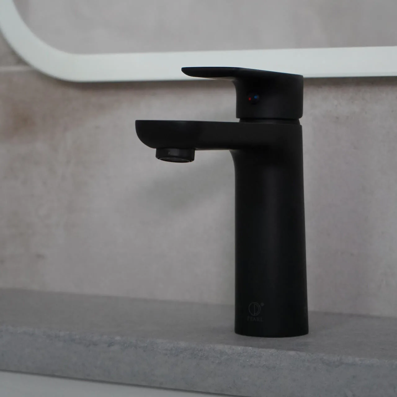 MIRREN Matte Black Bathroom Faucet — Pearl