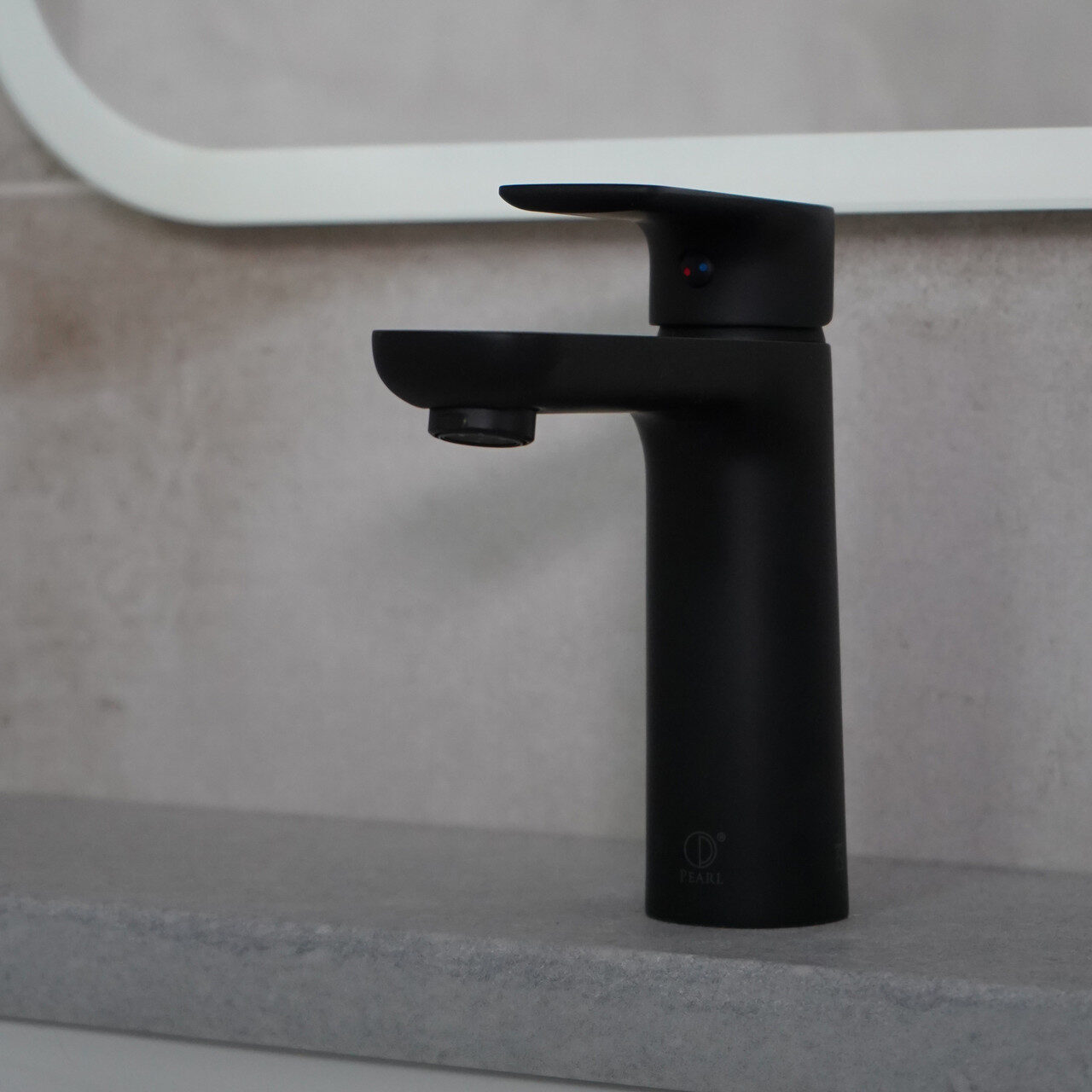 MIRREN II Matte Black Bathroom Faucet — Pearl