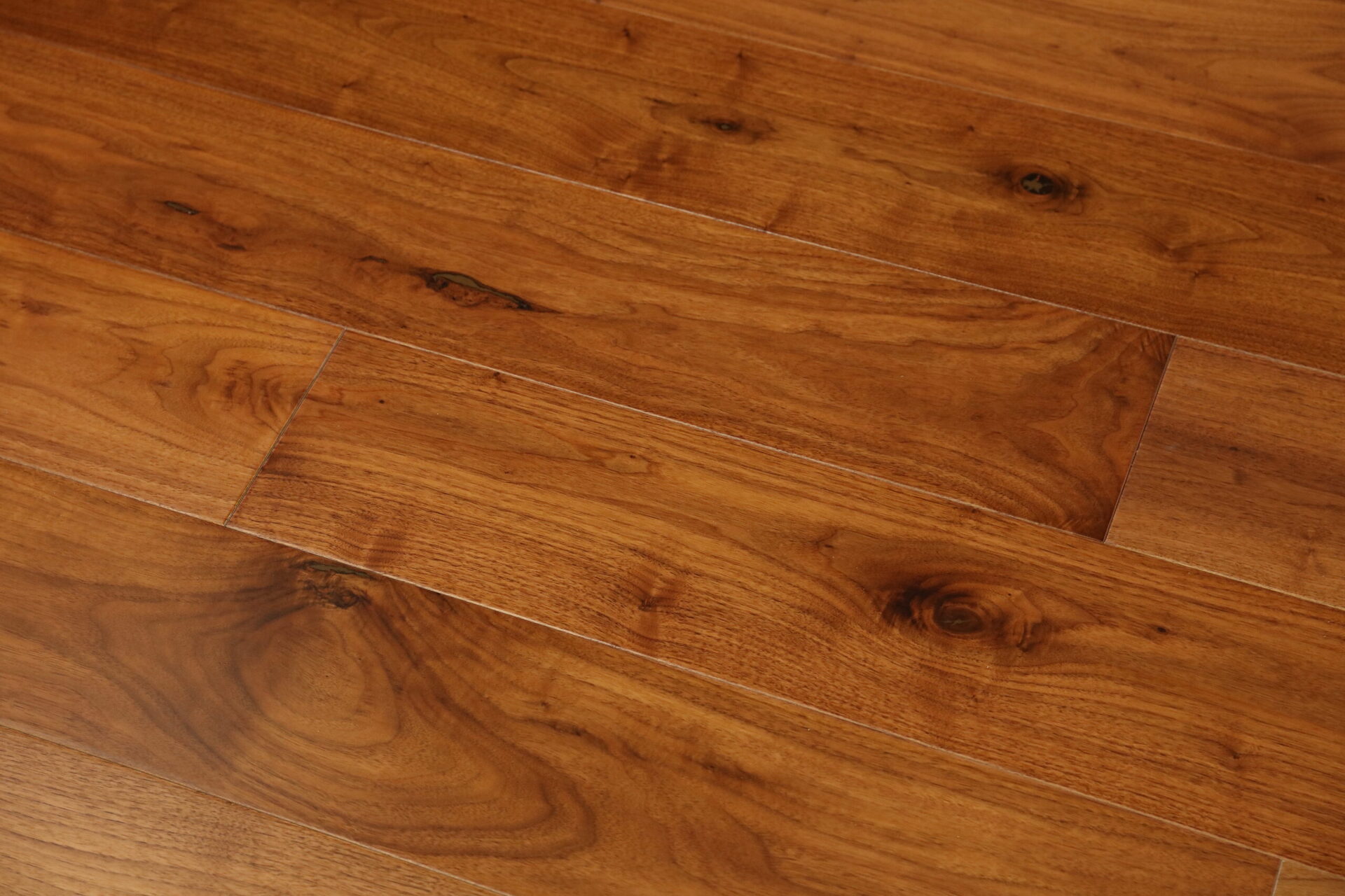 Walnut Natural+ — Simba Flooring