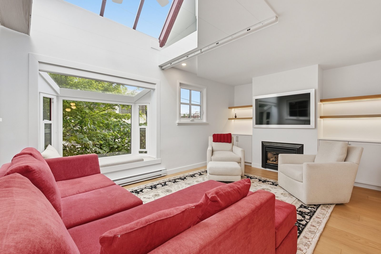 After — Pipa — Kitsilano Townhouse renovation (photo 2) · Canadian Flooring & Renovations Vancouver