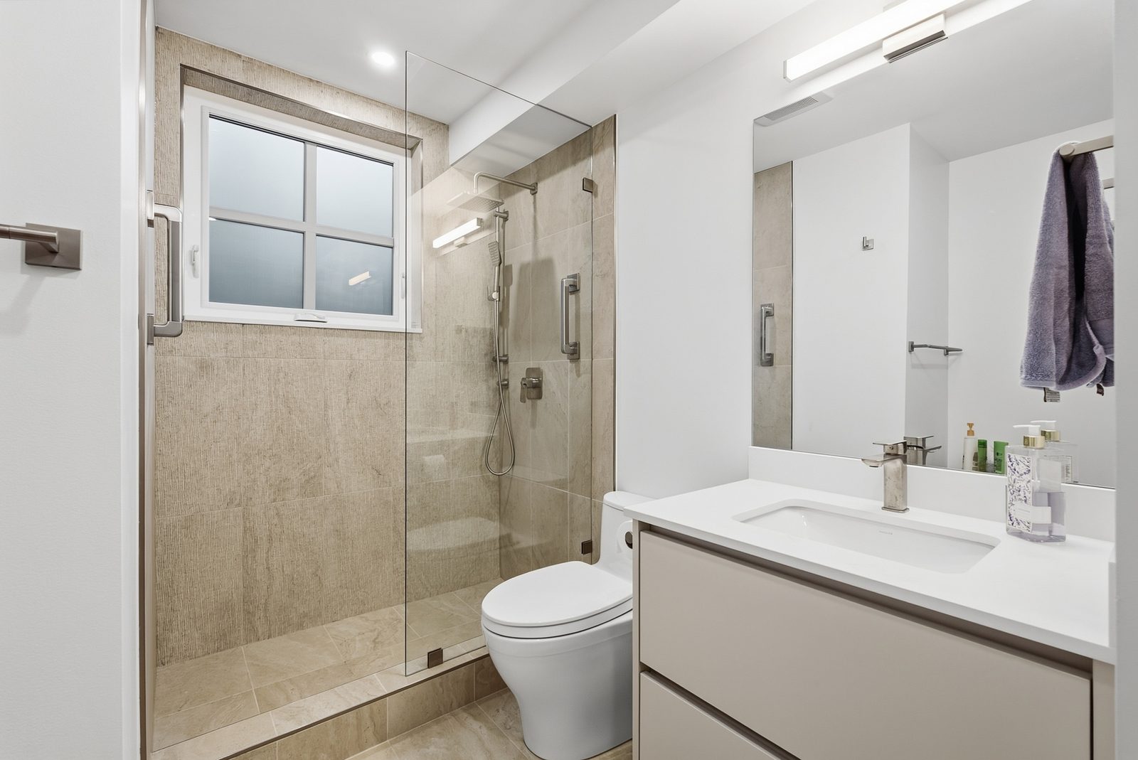 After — Pipa — Kitsilano Townhouse renovation (additional photo 11) · Canadian Flooring & Renovations Vancouver