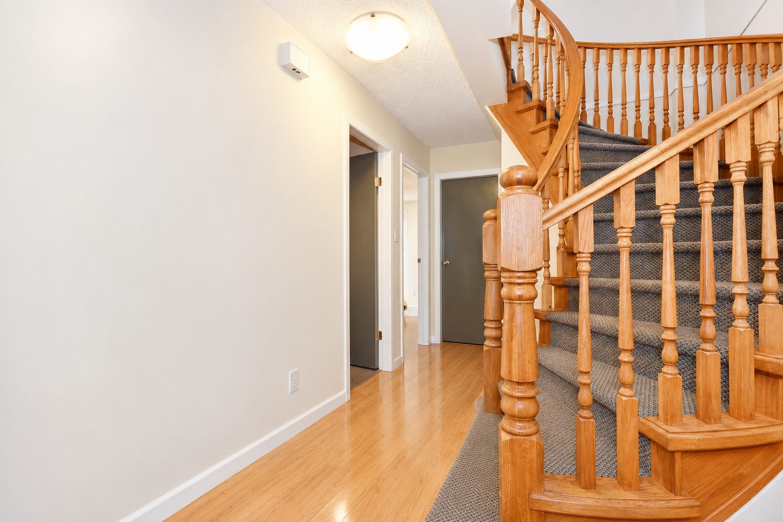 Before — Pipa — Kitsilano Townhouse renovation (photo 3) · Canadian Flooring & Renovations Vancouver
