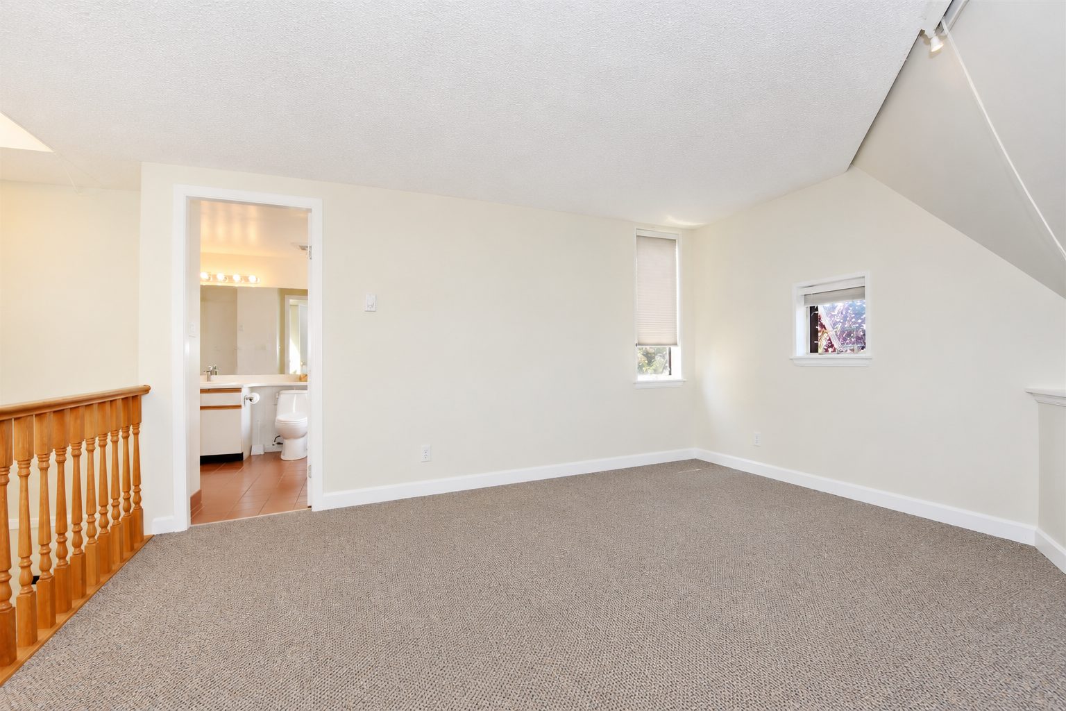 Before — Pipa — Kitsilano Townhouse renovation (photo 5) · Canadian Flooring & Renovations Vancouver
